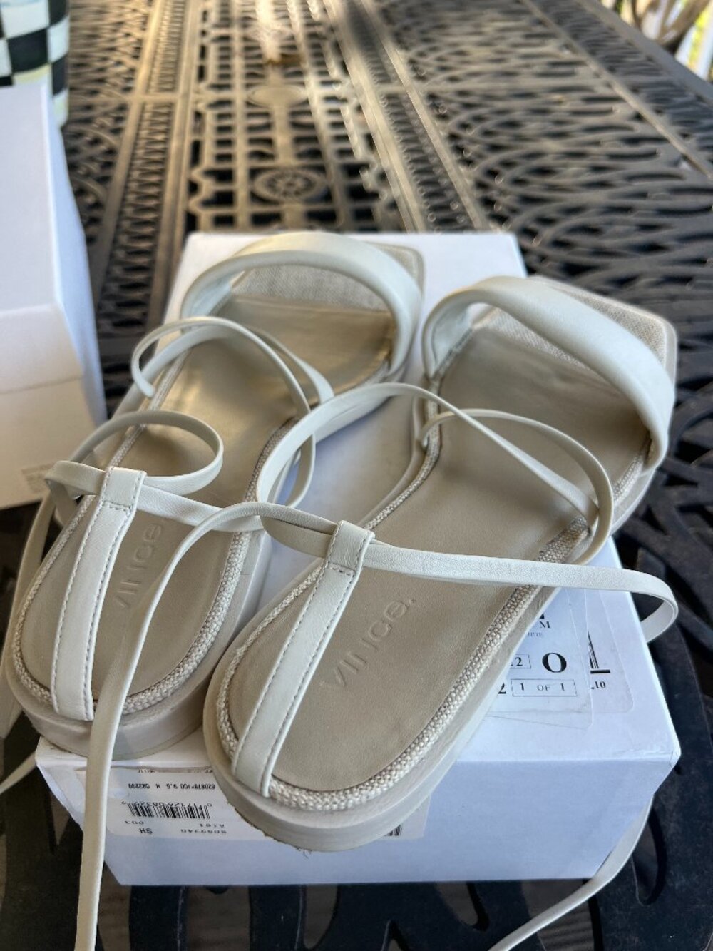 Vince white/off-white leather strappy flat sandals, size US 9.5M / EU 39.5